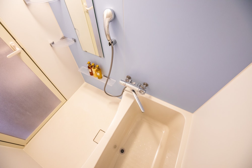 スタンダード ダブルルーム オーシャンビュー バスルーム2 | ミスター金城 イン 本部 オーシャンテラス