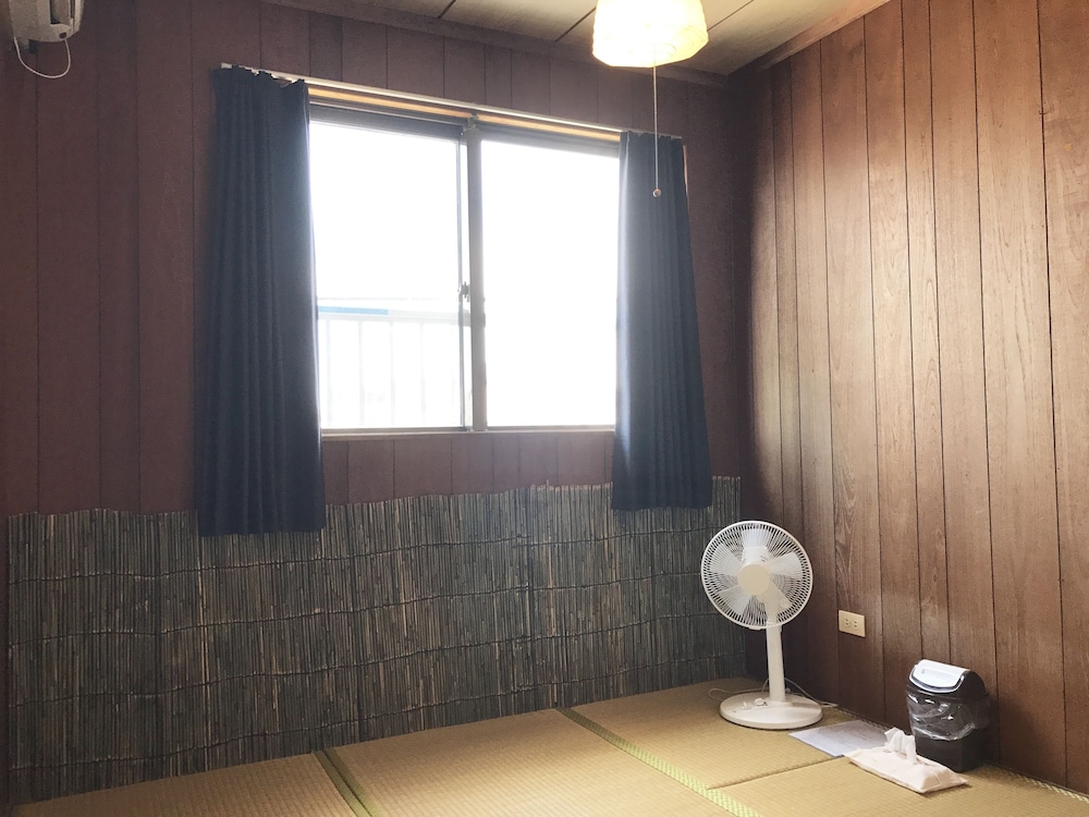 客室1 | ゲストハウス あしびな