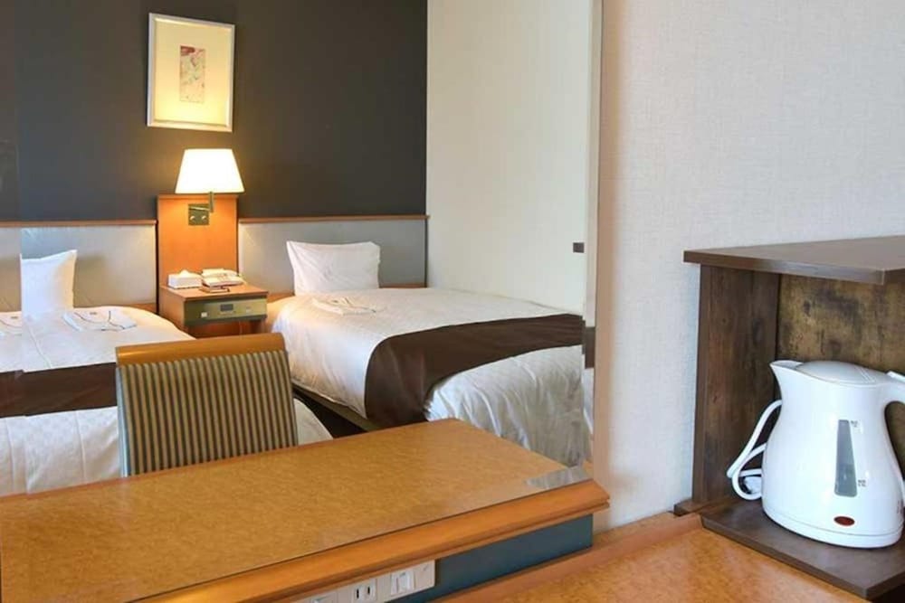 スタンダード ツインルーム 2 ベッドルーム 客室2 | ブロッサムホテル弘前