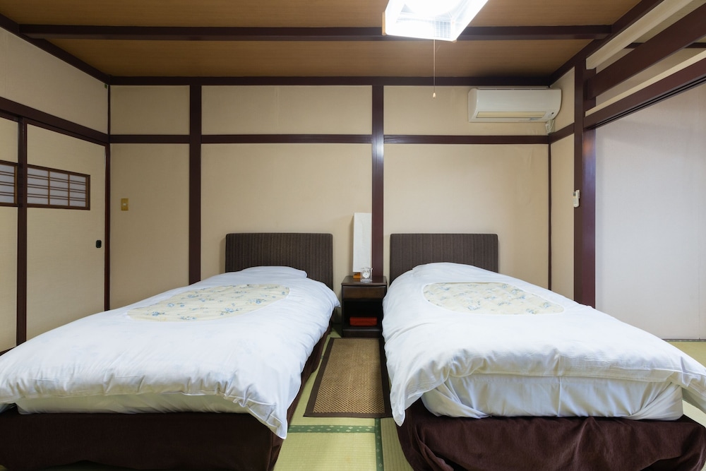 和室 ツインルーム 喫煙 客室4 | 旬彩の庄 坂戸城