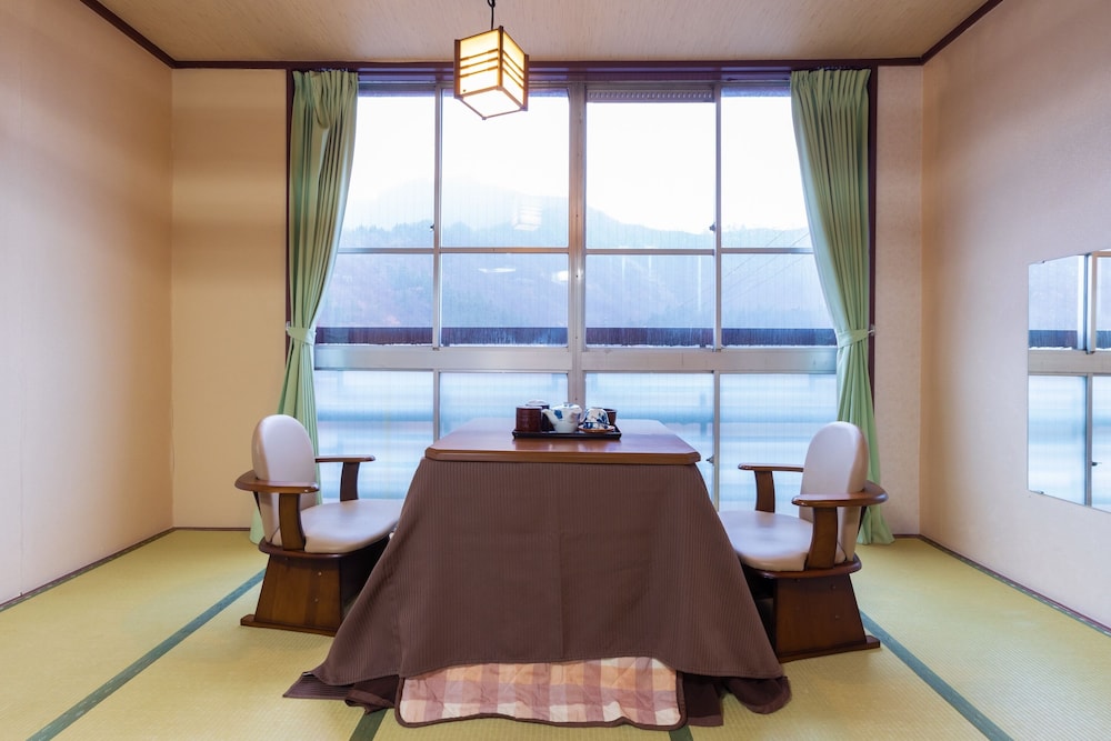 和室 ツインルーム 喫煙 客室6 | 旬彩の庄 坂戸城