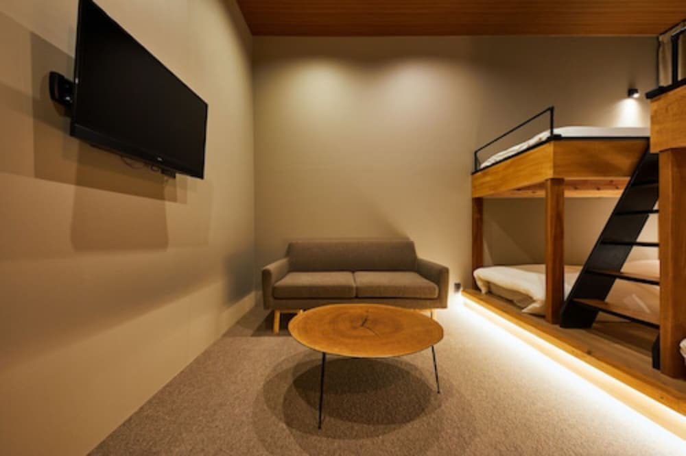 コンフォート 4 人部屋 禁煙 リビング エリア0 | mizuka Imaizumi 2 - unmanned hotel-