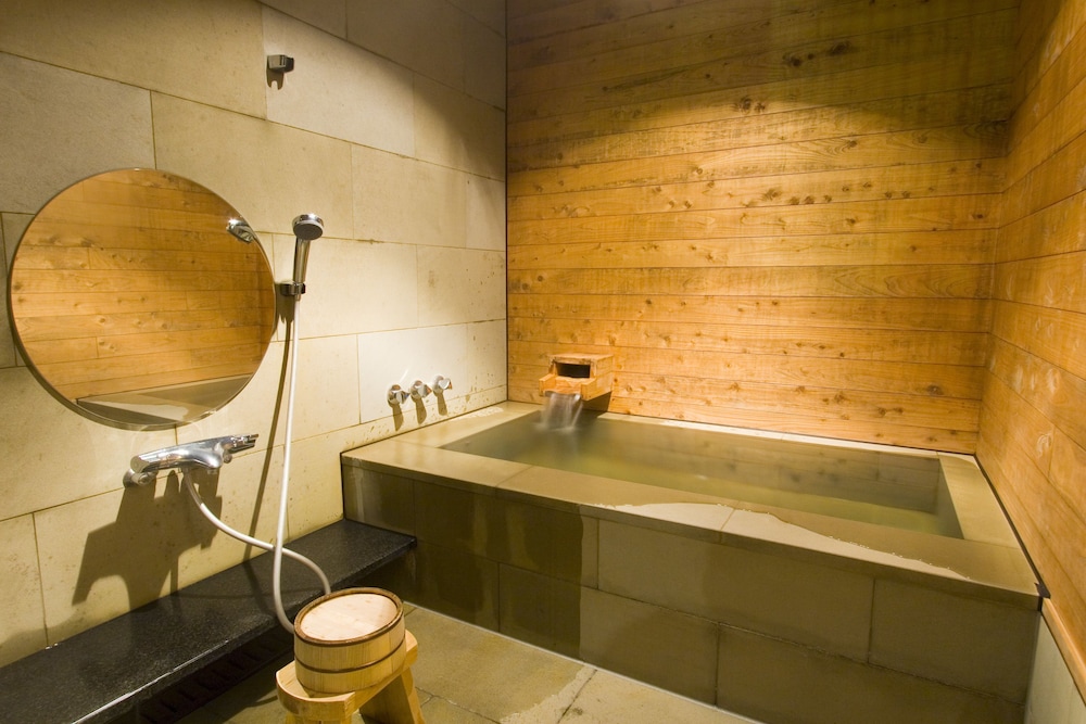 温泉付きハイグレード 和室 「山吹」-yamabuki- バスルーム0 | 旅館 吉田屋