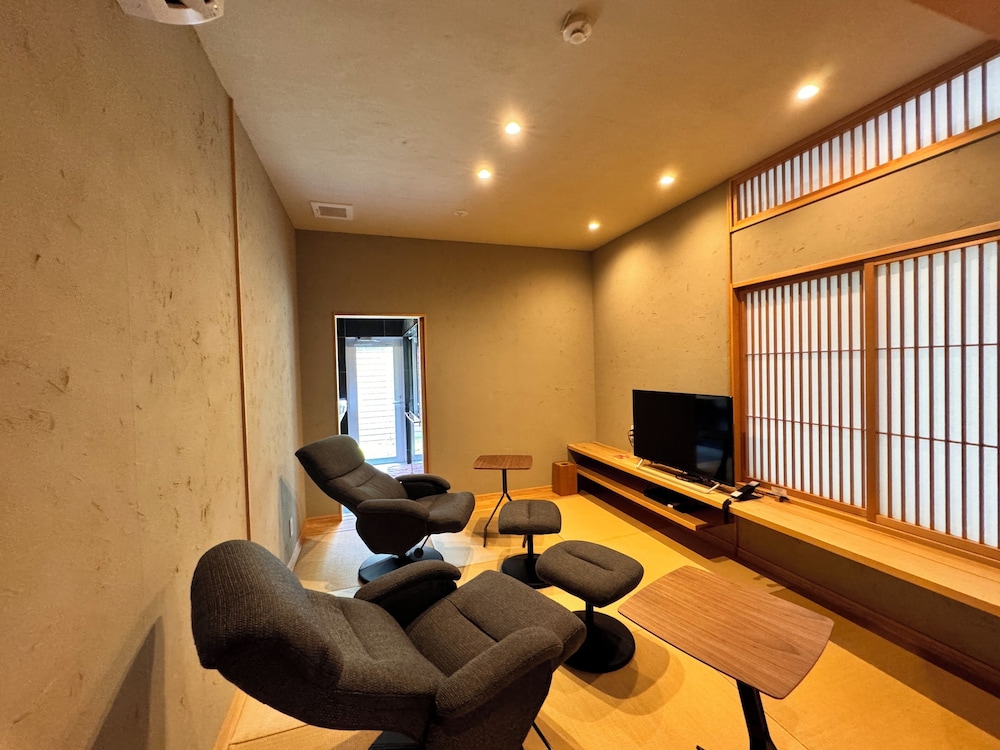 温泉付き和洋室「をりから」-離れ- | 旅館 吉田屋