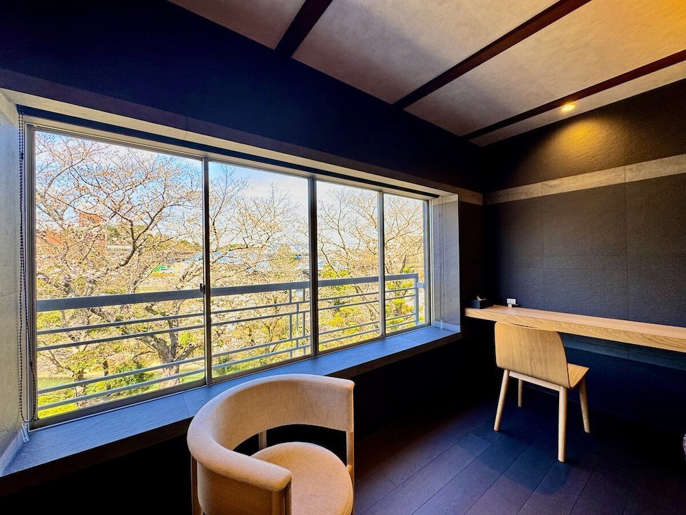 High-grade Japanese-Western room with hot spring "Kiren" -Mokuren 客室1 | 旅館 吉田屋