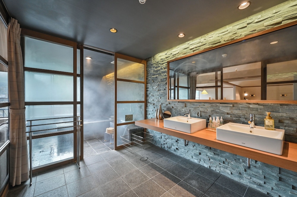 温泉付きハイグレード 和洋室 「譲葉」-Yuzuriha- 客室6 | 旅館 吉田屋