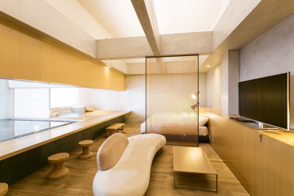 温泉付きプレミアム 和洋室「鈴懸」-suzukake- 客室3 | 旅館 吉田屋