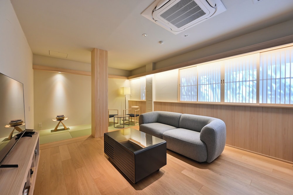 温泉付きハイグレード 洋和室「桜」-sakura- | 旅館 吉田屋