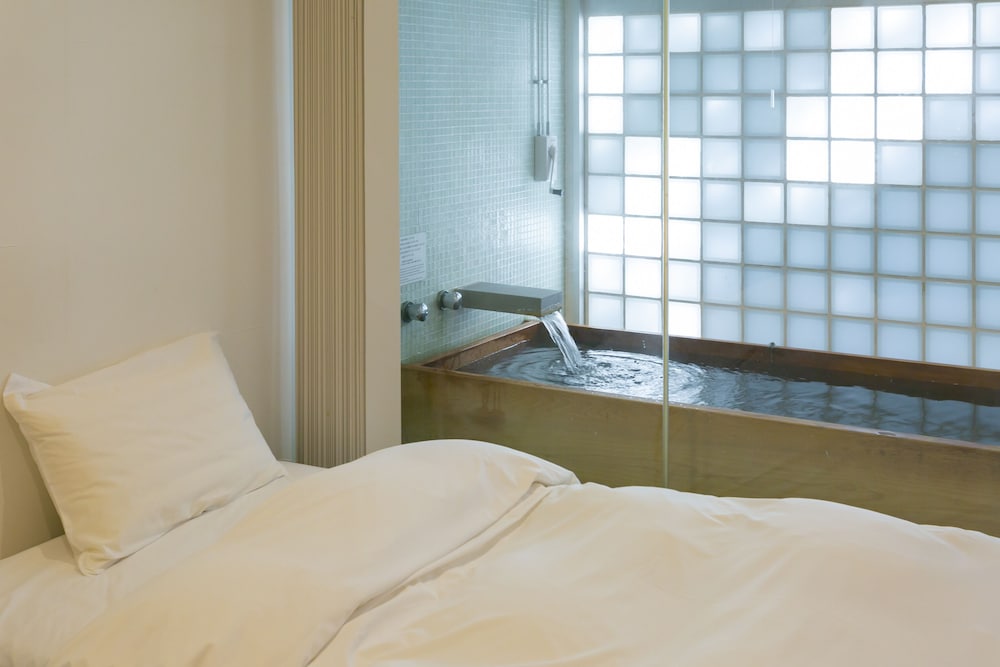 温泉付き和洋室 twin 「楓」-kaede- バスルーム1 | 旅館 吉田屋