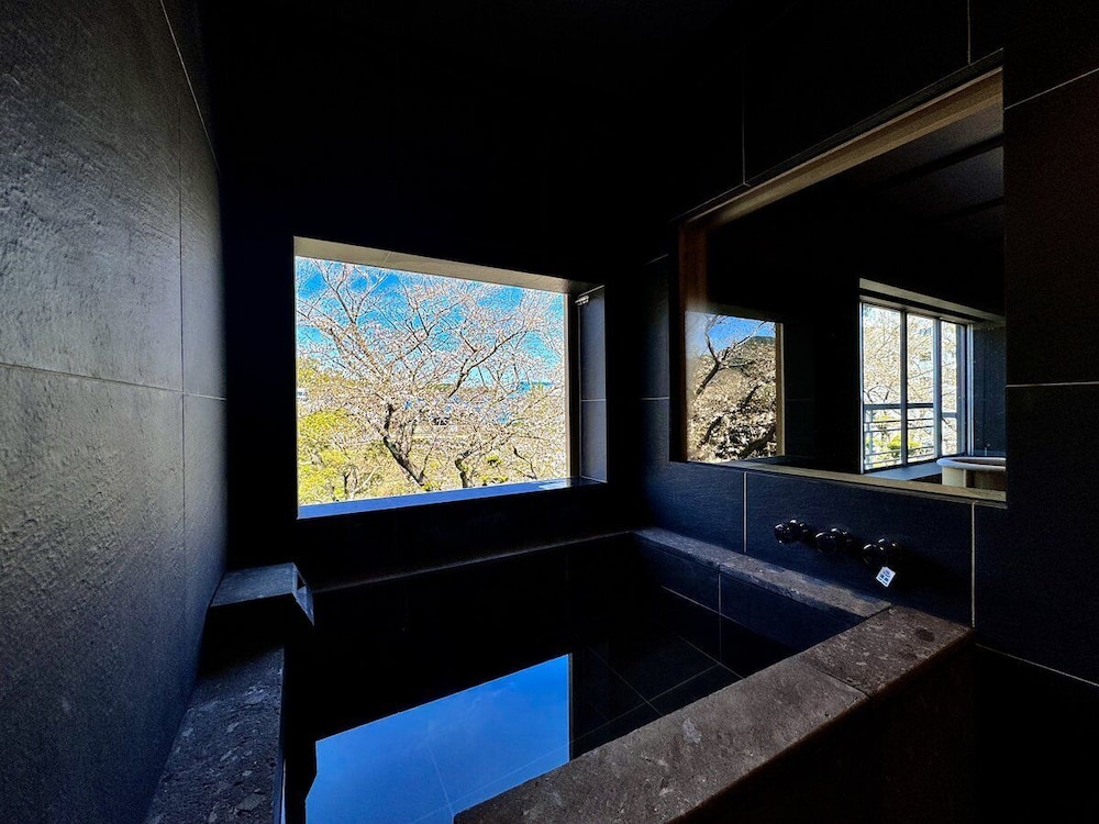 High-grade Japanese-Western room with hot spring "Kiren" -Mokuren バスルーム0 | 旅館 吉田屋