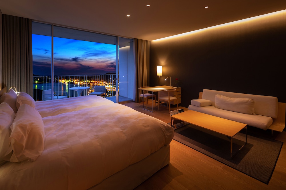 [新館]ハーバースイート（ジャグジーバス付） 客室1 | ガーデン テラス 長崎 ホテル & リゾート