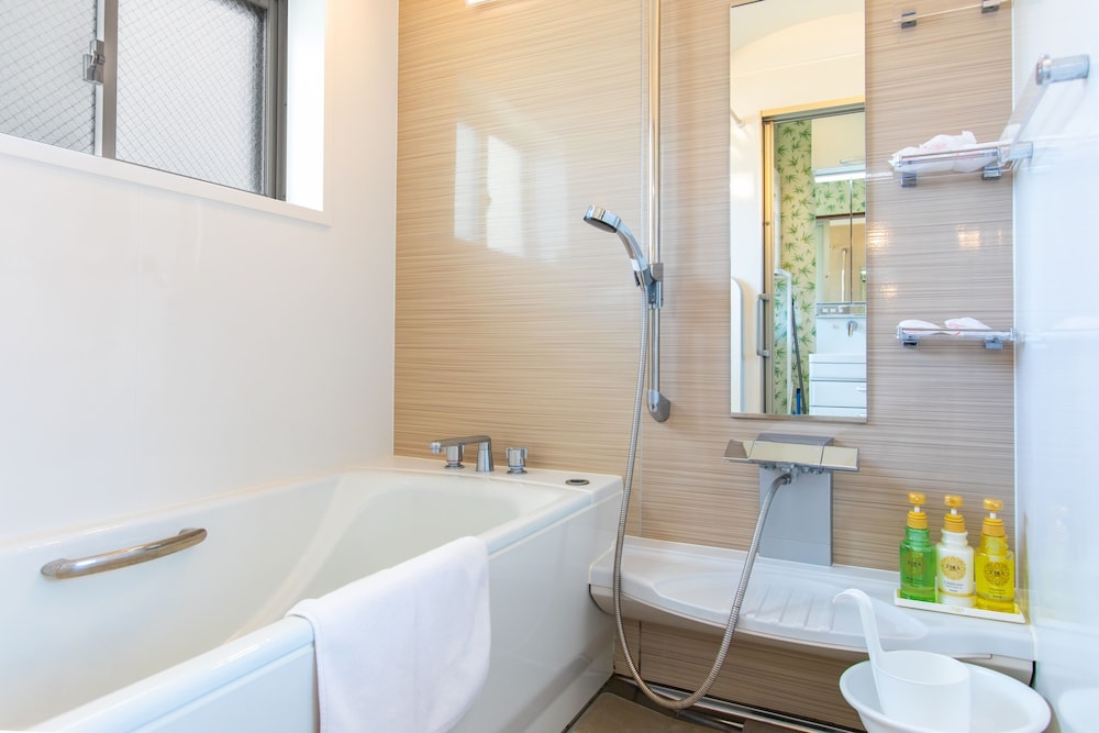 ファミリー アパートメント 2 ベッドルーム バスルームのシャワー0 | Luana Uakoko Resort Hotel