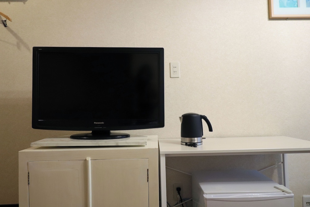 ベーシック ダブルルーム クイーンベッド 1 台 禁煙 客室2 | ホテル ラ フォンテーヌ