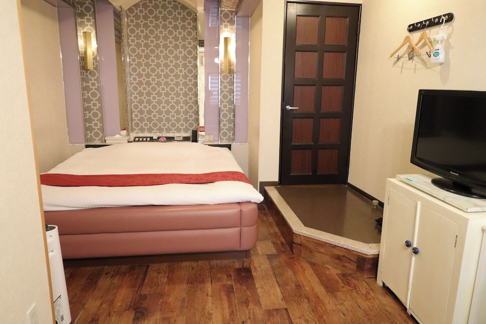 ベーシック ダブルルーム クイーンベッド 1 台 禁煙 | ホテル ラ フォンテーヌ