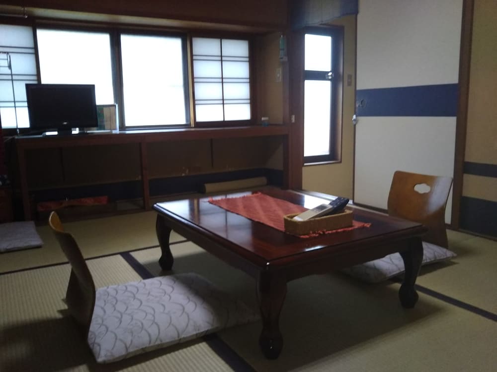 和室2人部屋 チェックインが１９時を過ぎる場合は必ずご連絡ください。 客室2 | 旅館 中島家