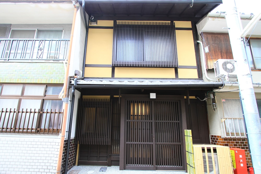 施設の正面1 | 雲町屋 御池 KumoMachiya Oike