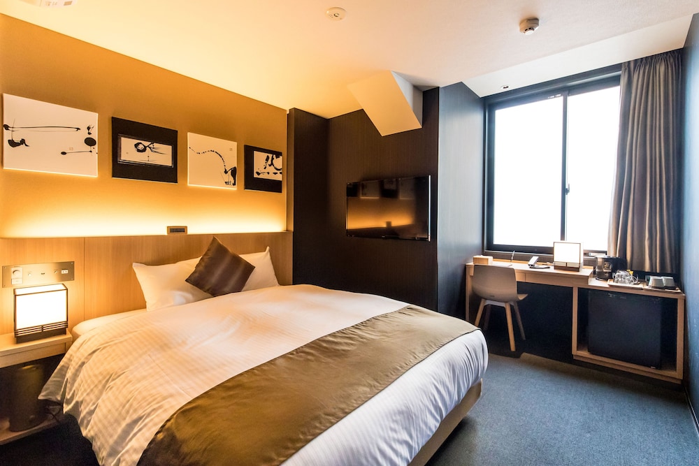 クイーンベッドルーム 客室2 | KOKO HOTEL 京都四条烏丸