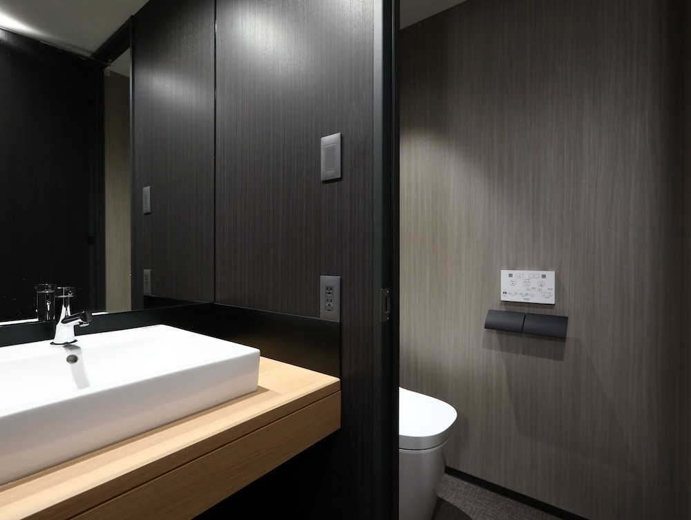 デラックスツインルーム (4名利用) 客室の設備とサービス1 | KOKO HOTEL 京都四条烏丸