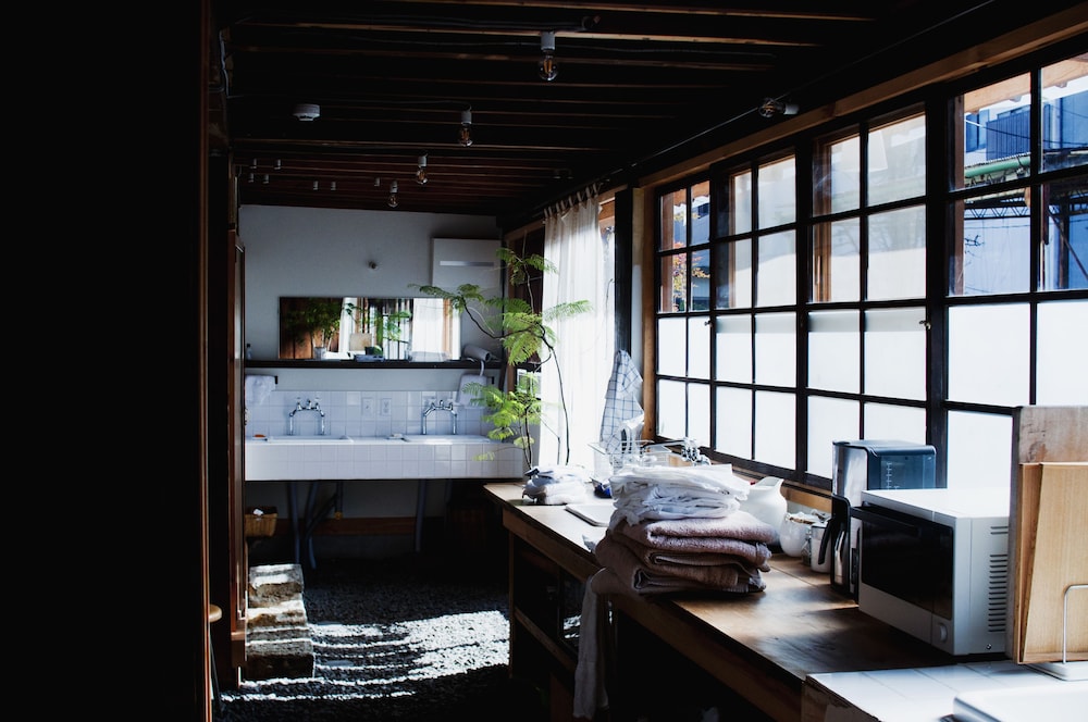 共用キッチン1 | SARUYA HOSTEL