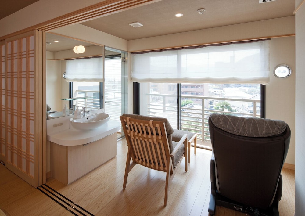 特別室 バルコニーからの眺望0 | 別府温泉 竹と椿のお宿 花べっぷ