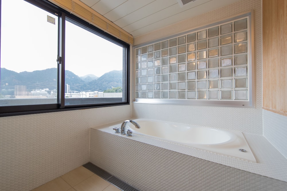 和洋室 バスルーム0 | 別府温泉 竹と椿のお宿 花べっぷ