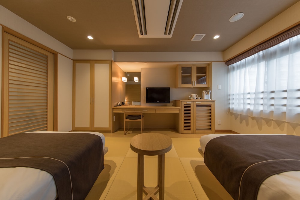 ベーシック ツインルーム 客室1 | 別府温泉 竹と椿のお宿 花べっぷ