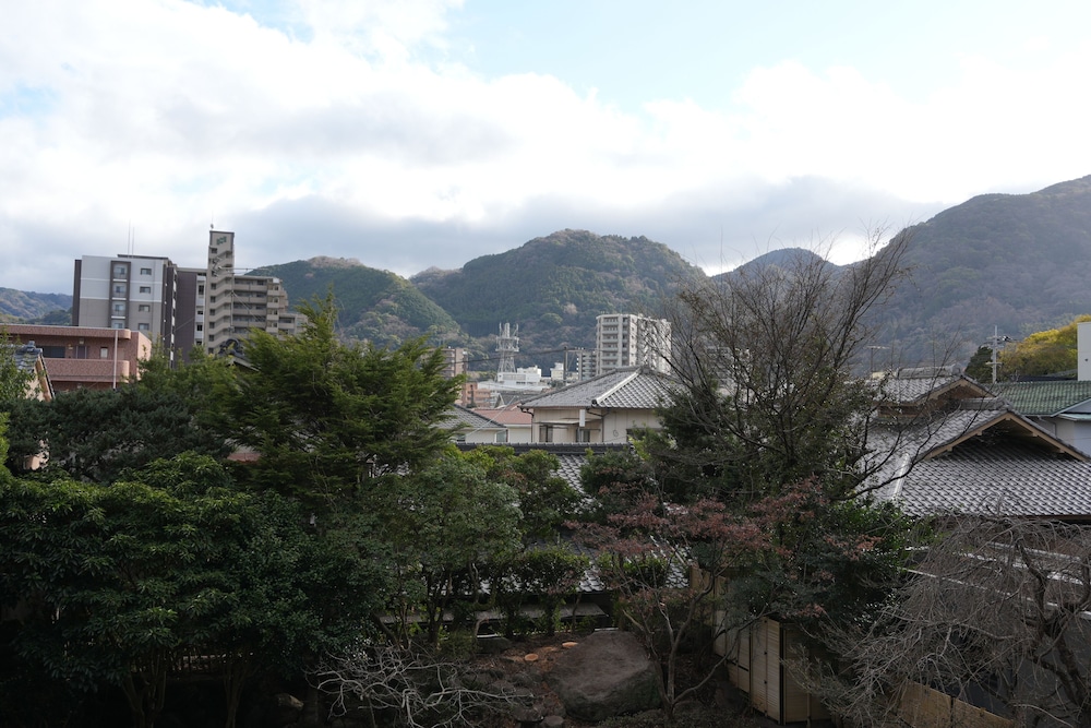 和洋室 4人部屋 禁煙 部屋からの景観0 | 別府温泉 竹と椿のお宿 花べっぷ