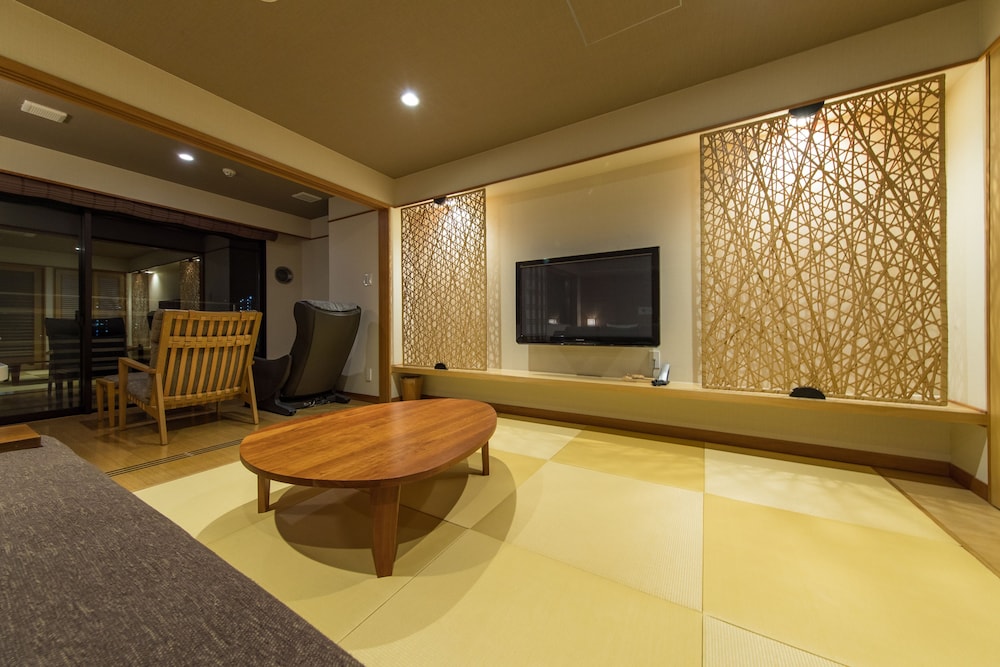 特別室 リビング エリア0 | 別府温泉 竹と椿のお宿 花べっぷ