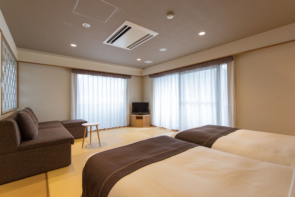 和洋室 | 別府温泉 竹と椿のお宿 花べっぷ