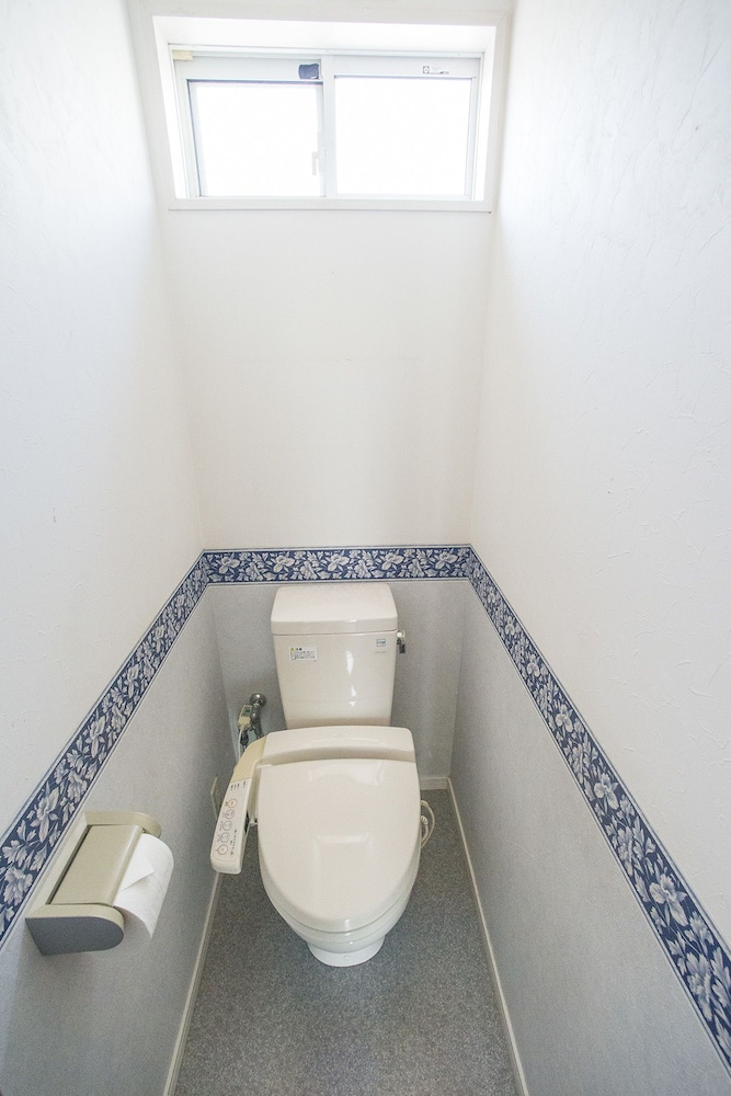 一棟貸し バスルーム1 | 逗子 ビーチハウス