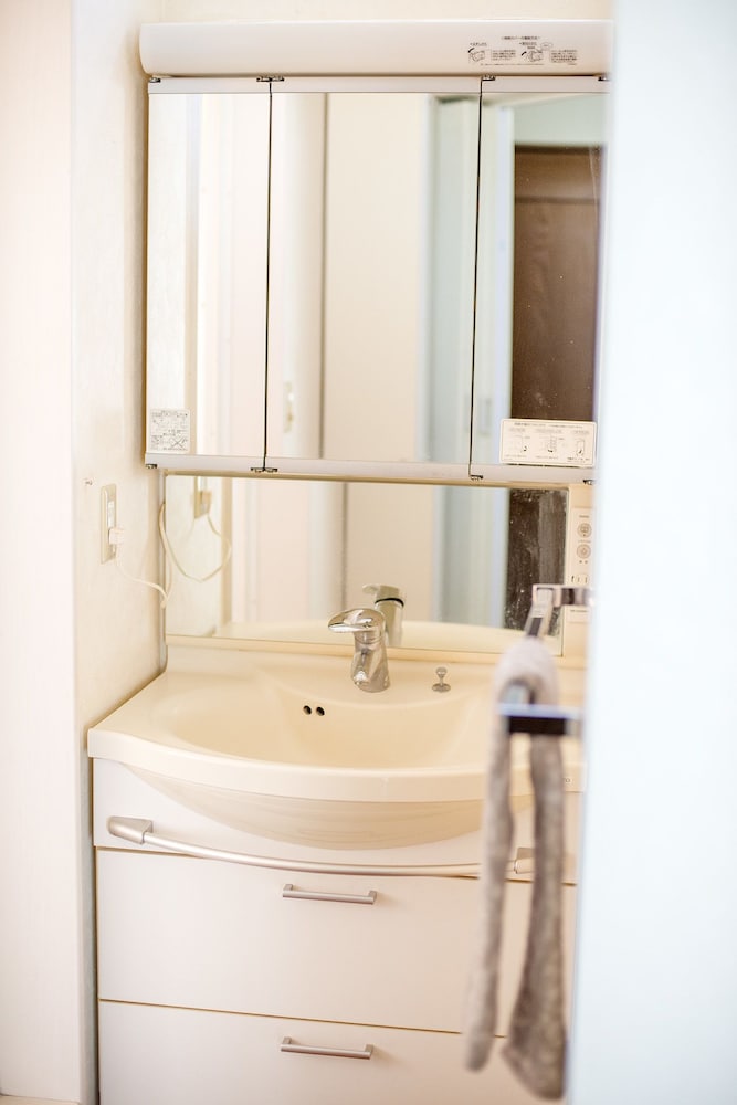 一棟貸し バスルームのシンク0 | 逗子 ビーチハウス