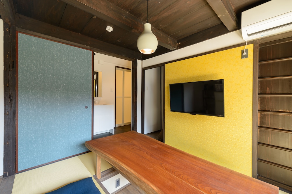 Shiki Homes | TSURU KAME 鶴亀 リビング エリア1 | Shiki Homes 鶴亀
