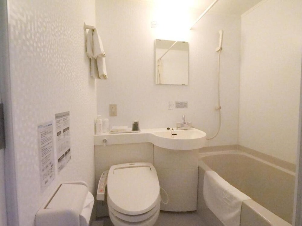 ダブルルーム 喫煙可 バスルーム0 | グリーン ホテル Yes 長浜 みなと館