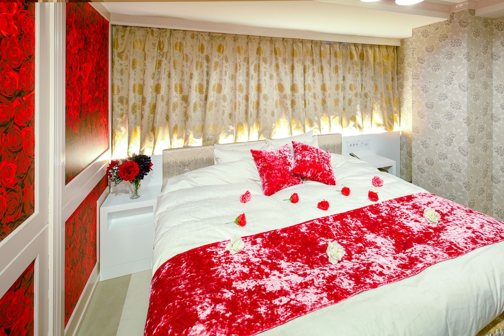 ベーシック ダブルルーム シティビュー 客室10 | ホテル リージェント大高 - アダルトオンリー