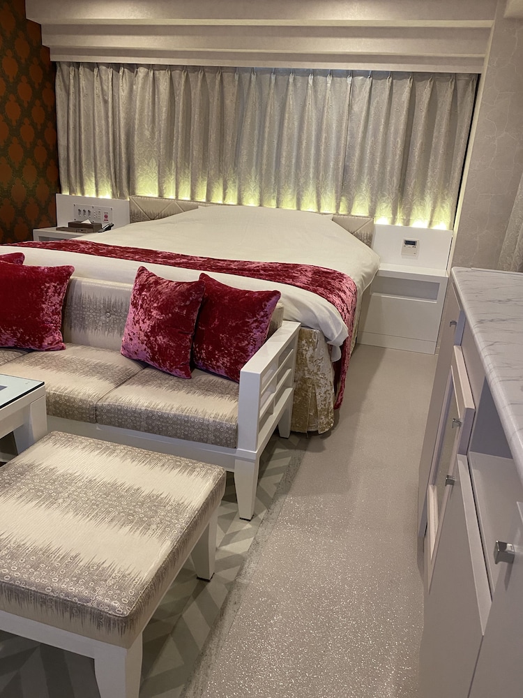 ベーシック ダブルルーム シティビュー 客室5 | ホテル リージェント大高 - アダルトオンリー