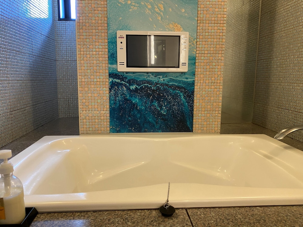 ベーシック ダブルルーム シティビュー 深めの浴槽0 | ホテル リージェント大高 - アダルトオンリー