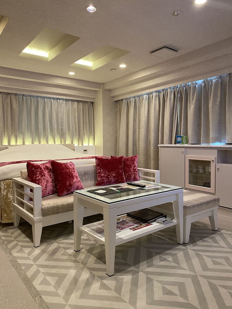 ベーシック ダブルルーム シティビュー 客室4 | ホテル リージェント大高 - アダルトオンリー