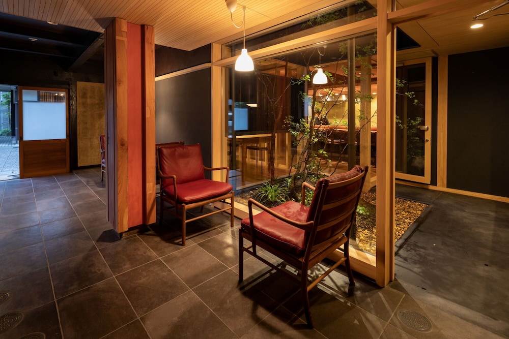 フロント1 | HOTEL 講 大津百町