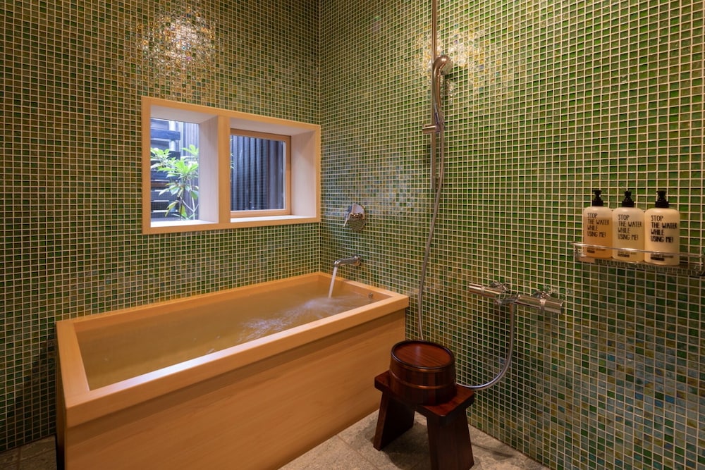 茶屋101［CHAYA］ジュニアスイート【55.7平米】 バスルーム1 | HOTEL 講 大津百町