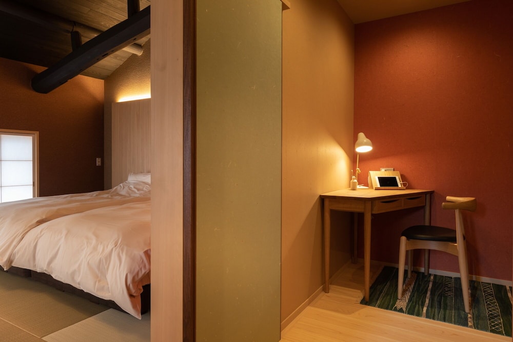 近江屋202［OHMIYA］スーペリアツイン【41.6平米】 客室2 | HOTEL 講 大津百町