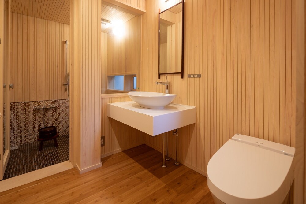 鍵屋［KAGIYA］1棟貸切【93.4平米・定員4名】 バスルーム0 | HOTEL 講 大津百町