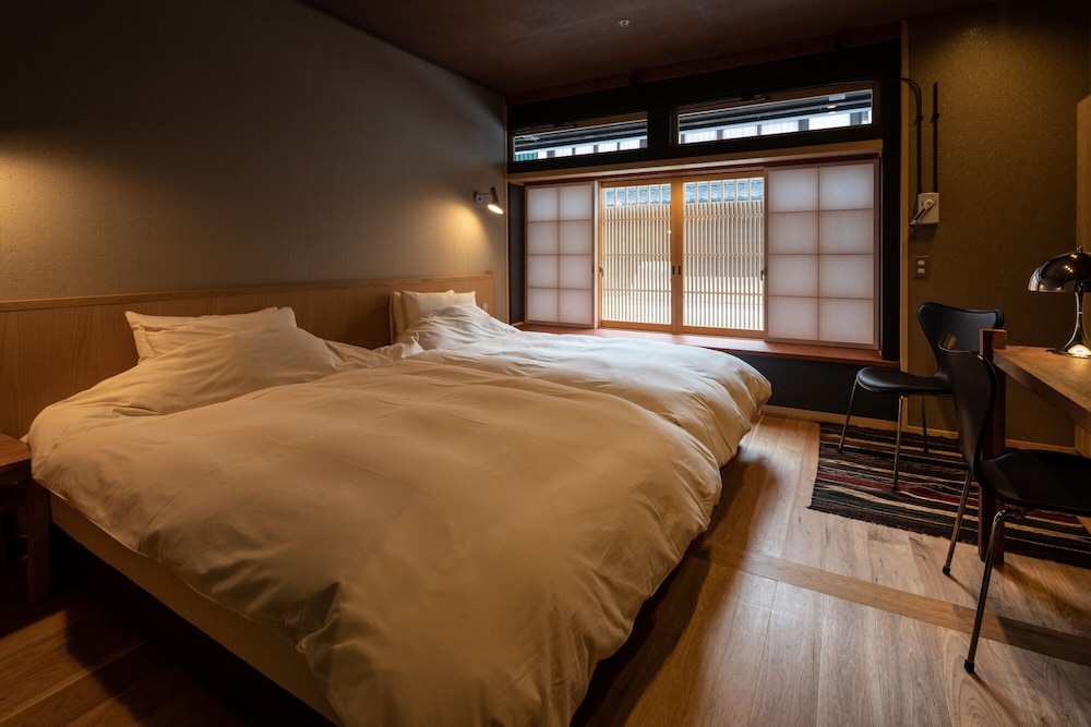 茶屋102 [CHAYA] スタンダードツイン (バスタブ無し) [30.2平米] | HOTEL 講 大津百町