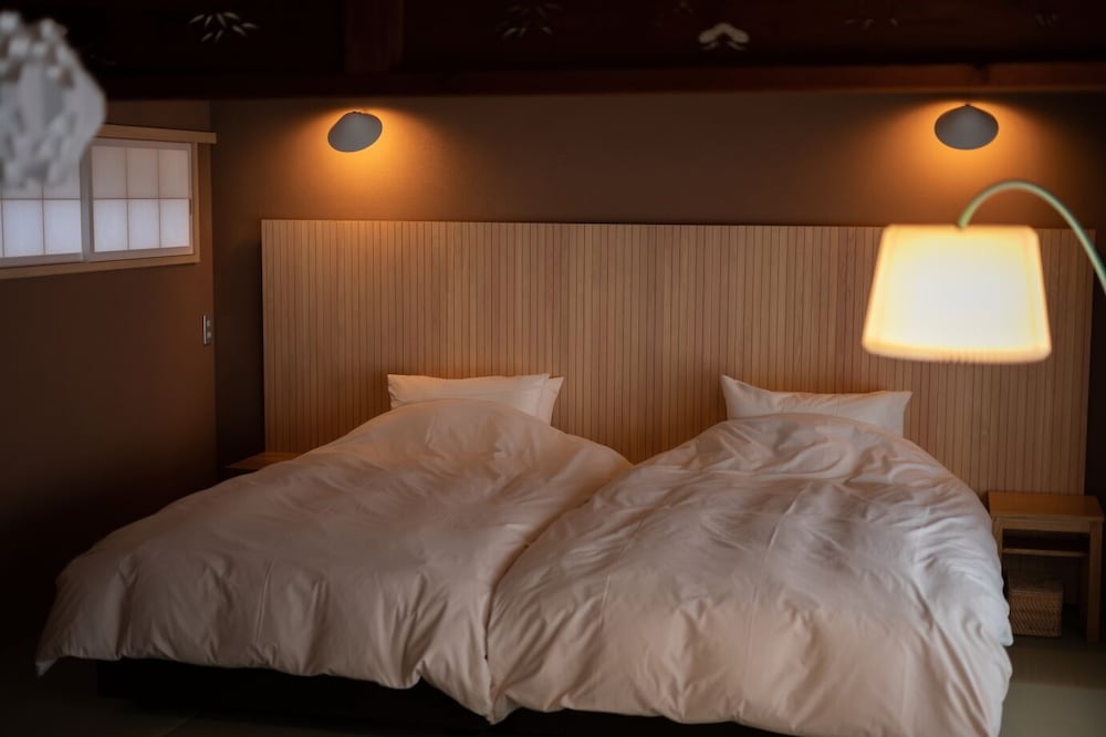 近江屋201［OHMIYA］スーペリアツイン【42.5平米】 客室1 | HOTEL 講 大津百町