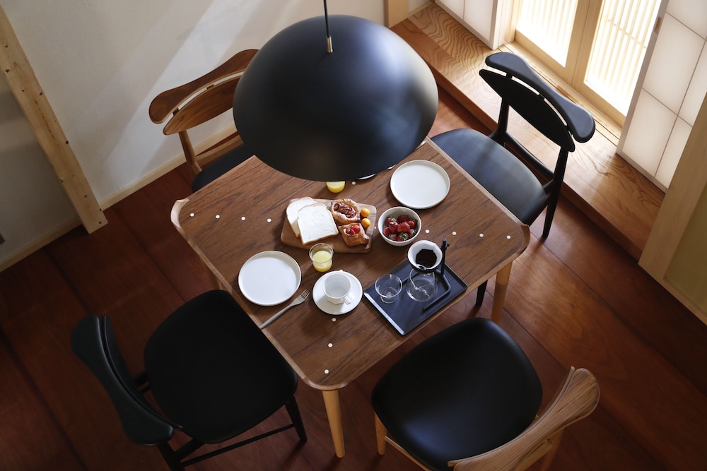 丸屋［MARUYA］1棟貸切【99.9平米・定員5名】 客室2 | HOTEL 講 大津百町