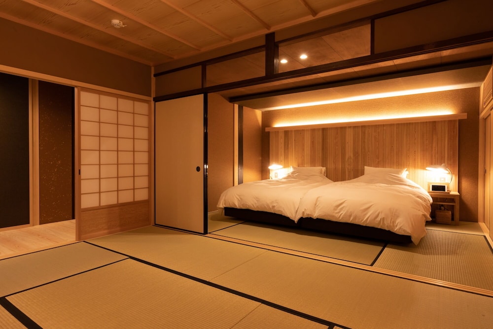 茶屋101［CHAYA］ジュニアスイート【55.7平米】 客室1 | HOTEL 講 大津百町