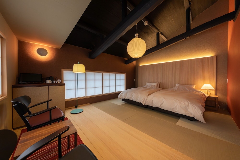 近江屋202［OHMIYA］スーペリアツイン【41.6平米】 | HOTEL 講 大津百町