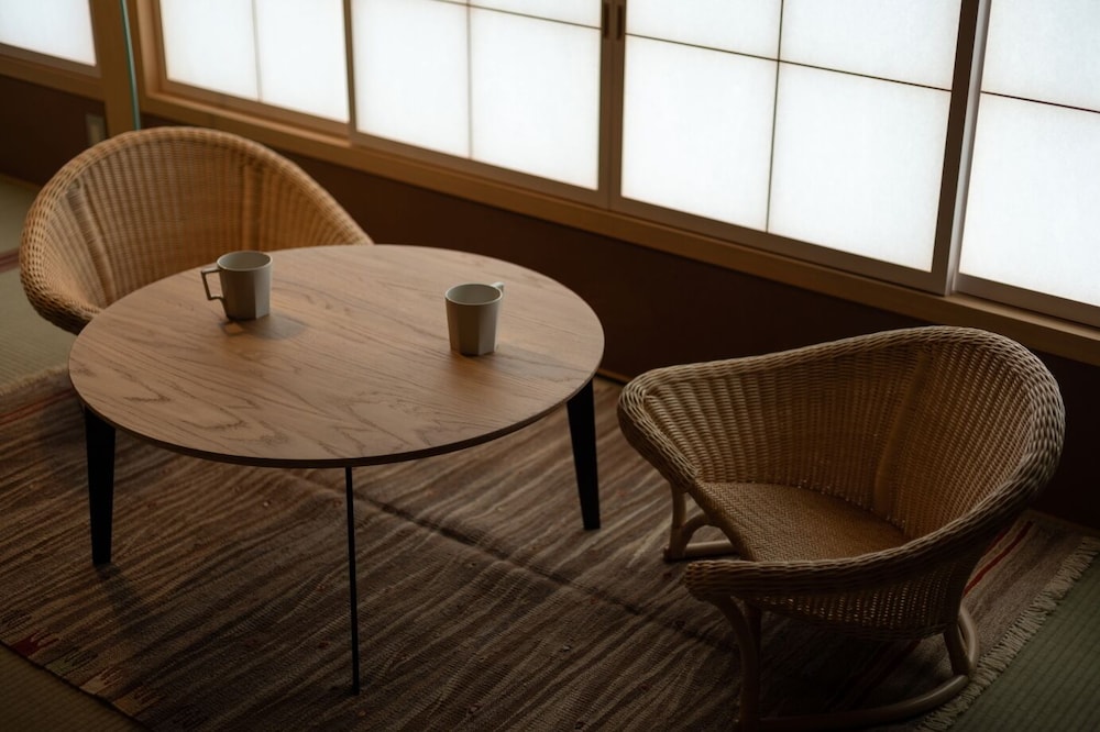 近江屋201［OHMIYA］スーペリアツイン【42.5平米】 客室2 | HOTEL 講 大津百町