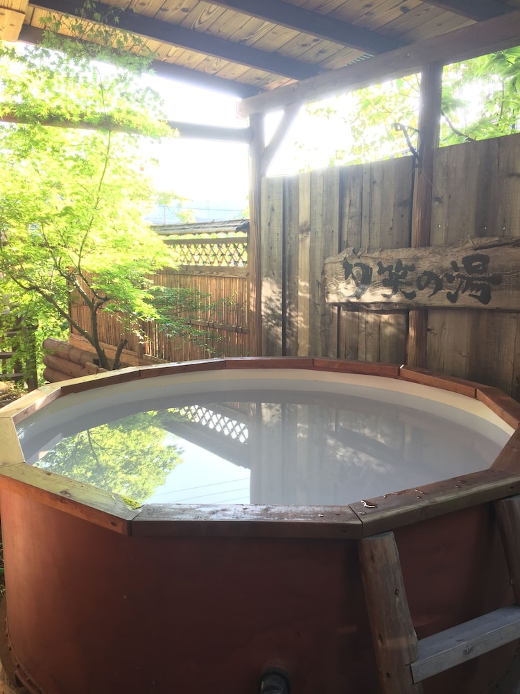 屋外スパ浴槽1 | ゲストハウス CHALET SIELU