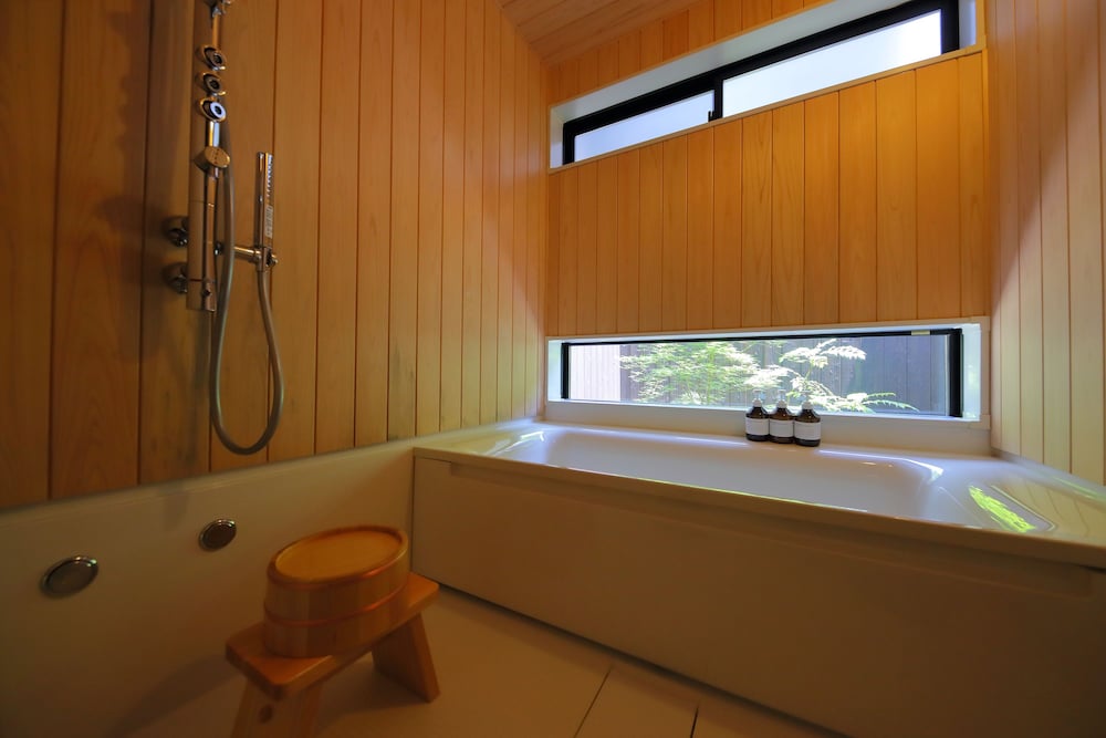 東邸 ２ベッドルーム バスルーム1 | 京のおおぞら褒華