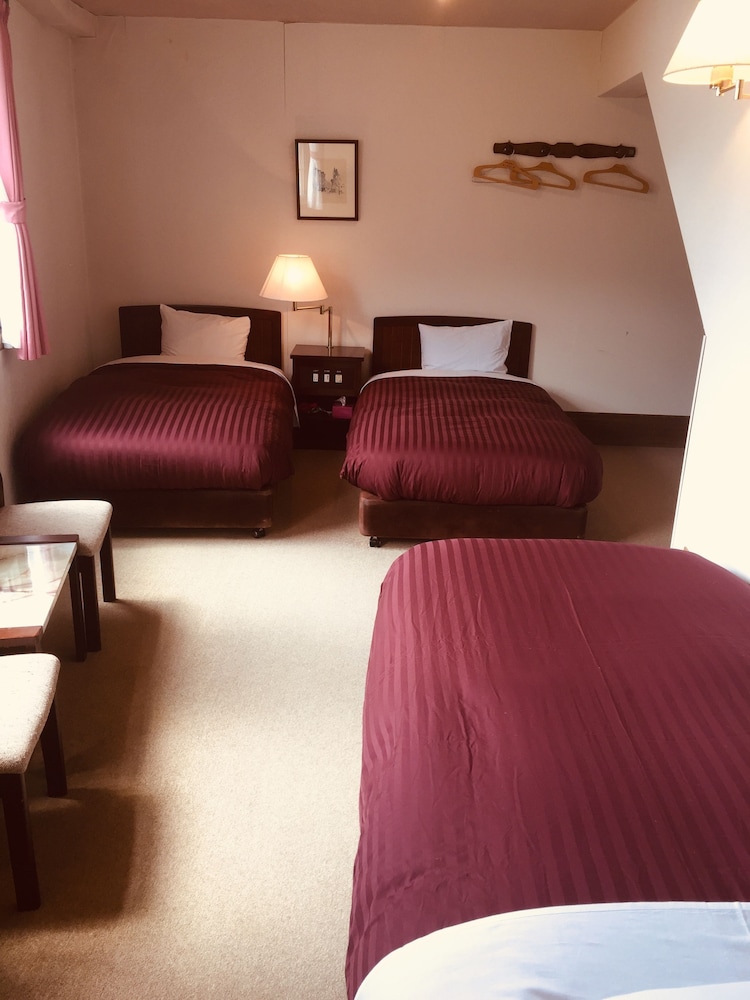 トリプルルーム マウンテンビュー 客室2 | ホテル白樺湖榮園